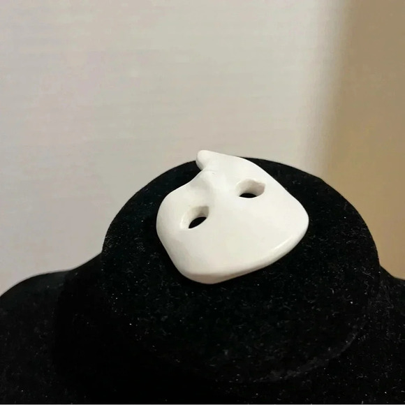 Handmade Phantom of the Opera Brooch Pin White - Picture 3 of 6